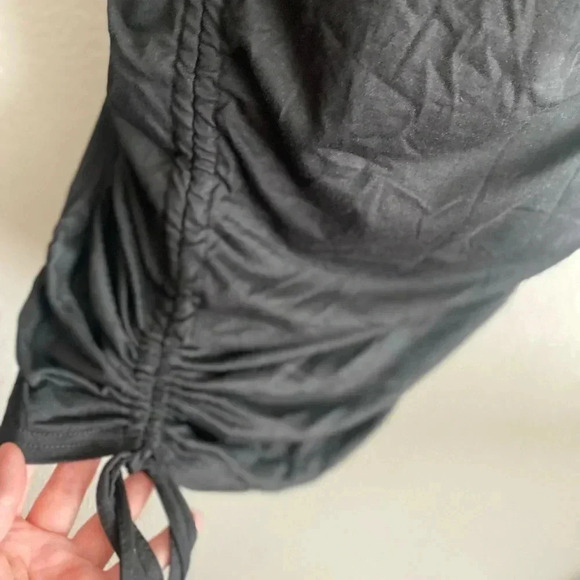 🆕Black Ruched Sleeveless Dress M🆕 - Picture 6 of 9